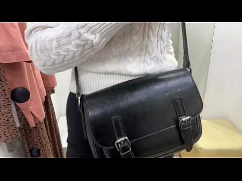 ❤️ Verejná masturbácia mladej sučky FeralBerry s robertkom v skúšobnej miestnosti ❤ Šukanie video na sk.mathem-1-class.ru ❌